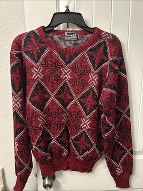 Vintage Women's Red Patterned Crewneck Sweater XL